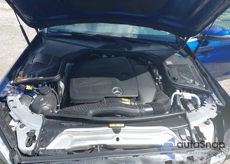 2019 Mercedes-Benz C 300 z USA, uszkodzony, nr VIN 55SWF8DB9KU294424